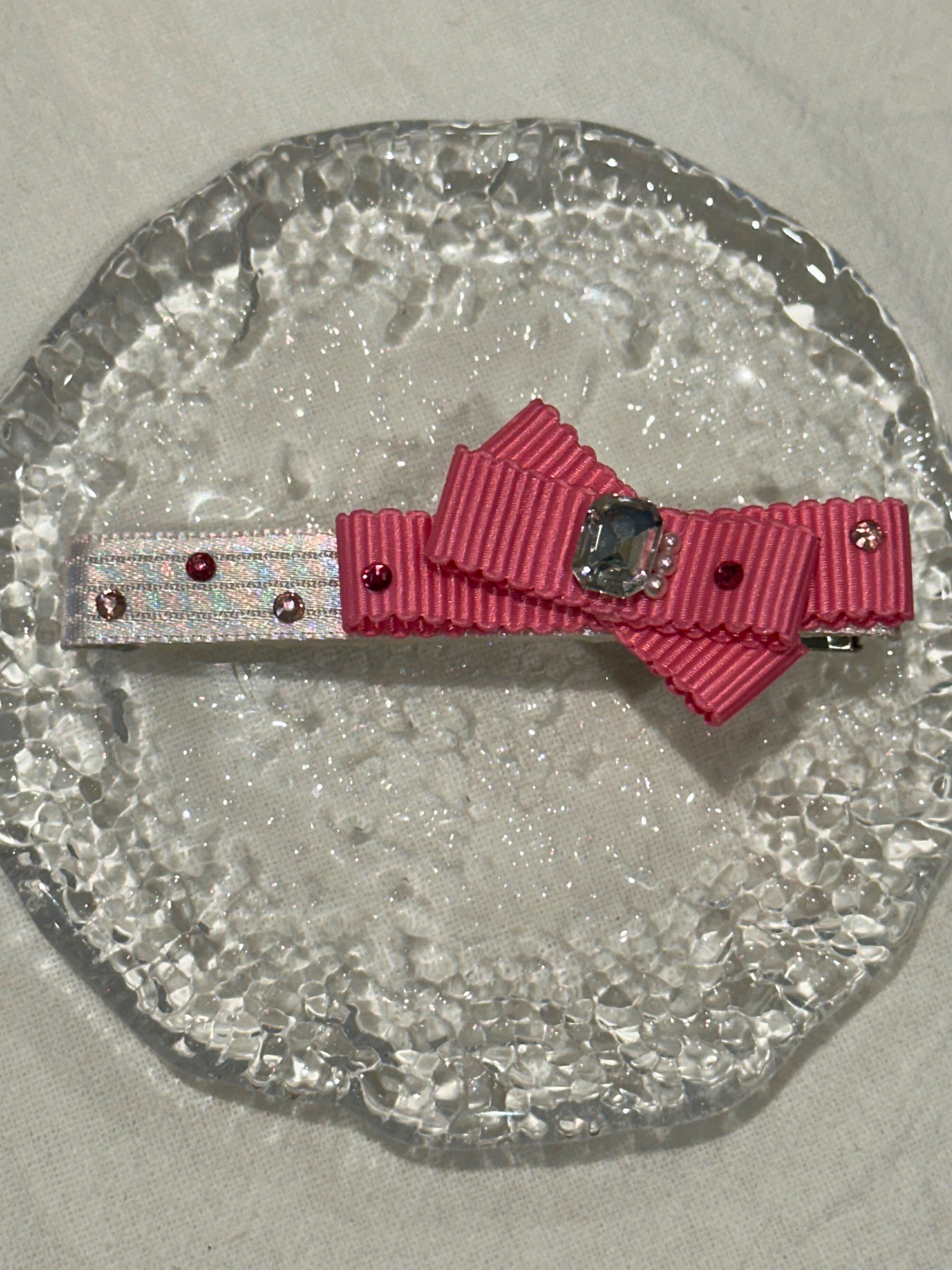Flamingo Crisscross Bow Clip