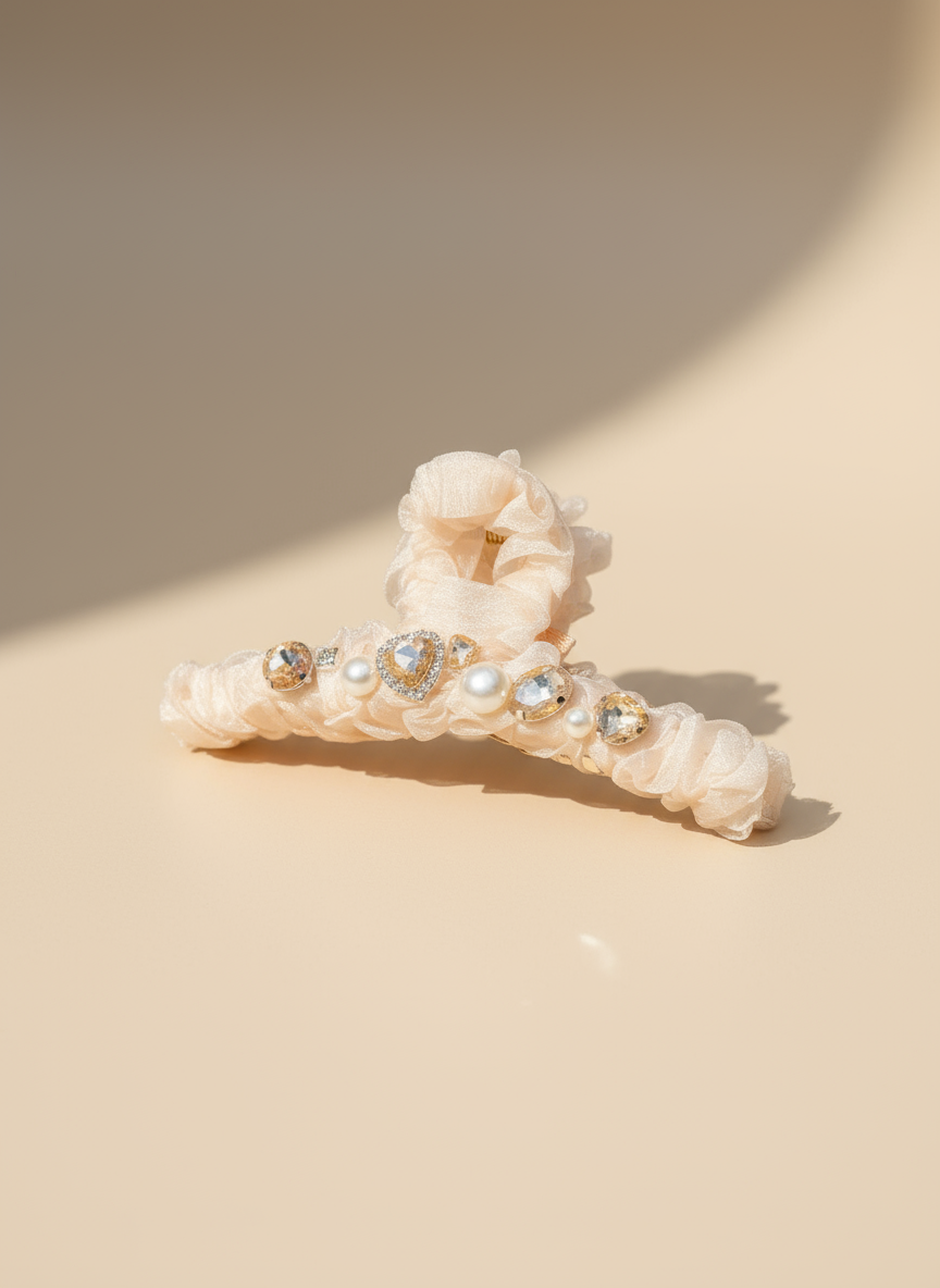 Pince à cheveux en organza ornée de bijoux