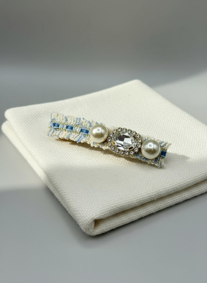 Gabby Tweed Flat Bow